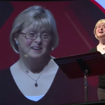 “Meg akarjuk változtatni a világot” – Karen Gaffney beszéde a Down-szindrómáról